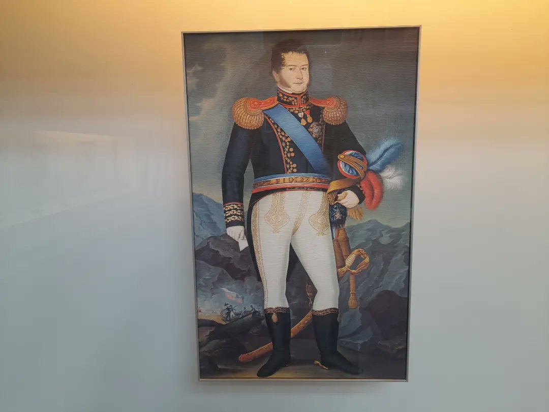 JorgeTobarRodr2's tweet image. Después de tantos años pude entrar a la cripta del Libertador Capitán General Bernando O'Higgins Riquelme
#cripta
#Libertador
#heroe
#Patria
#Chile 
#independenciadeChile