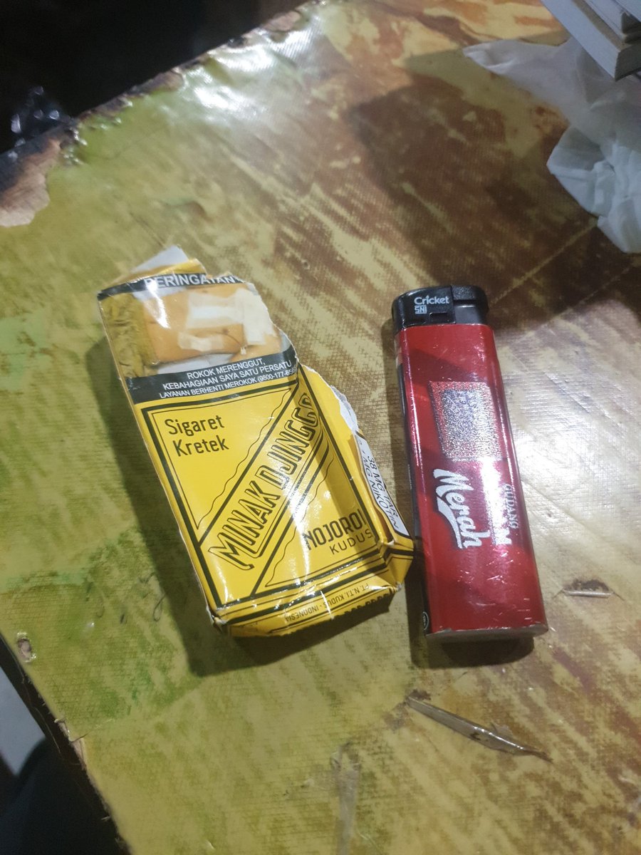 ABoncu86's tweet photo. @rokok_indonesia Rokok malam https://t.co/jh1FDDGdTd