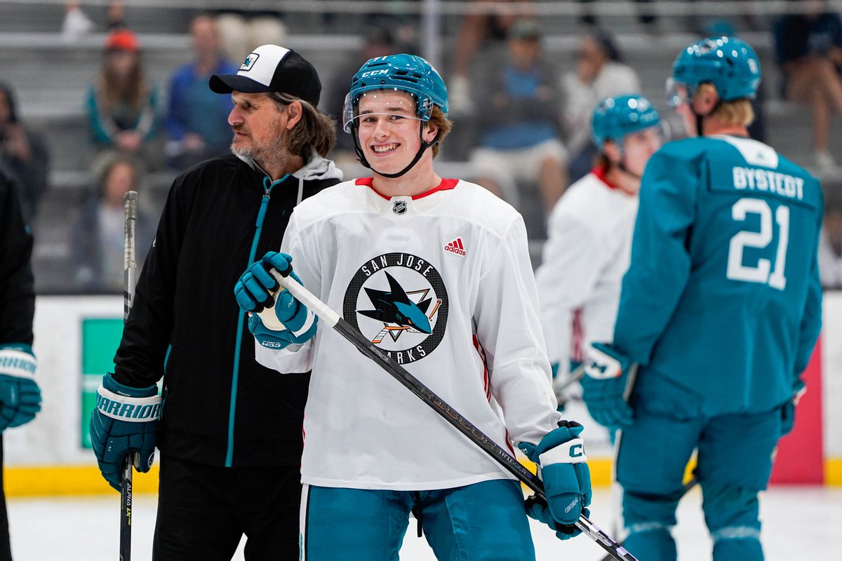 Bonespinpin's tweet image. MACKLIN CELEBRINI! 😍❤🦈 @SanJoseSharks #SJSharks #DevCamp #TheFutureIsTeal @colombinepier