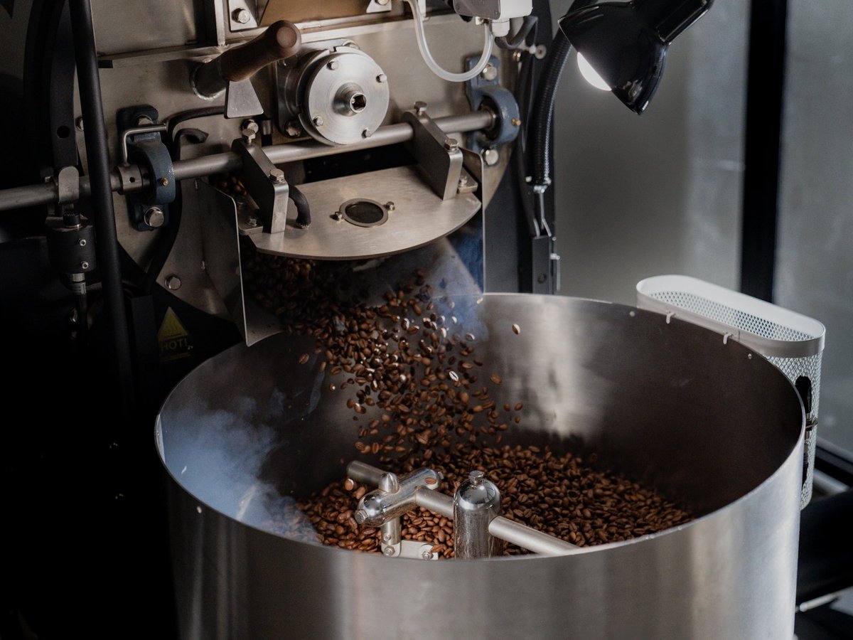 Immerse yourself in a delightful blend of 
—— enchanting aromas and tastes.

Have it in our branch or order online
lineespresso.com