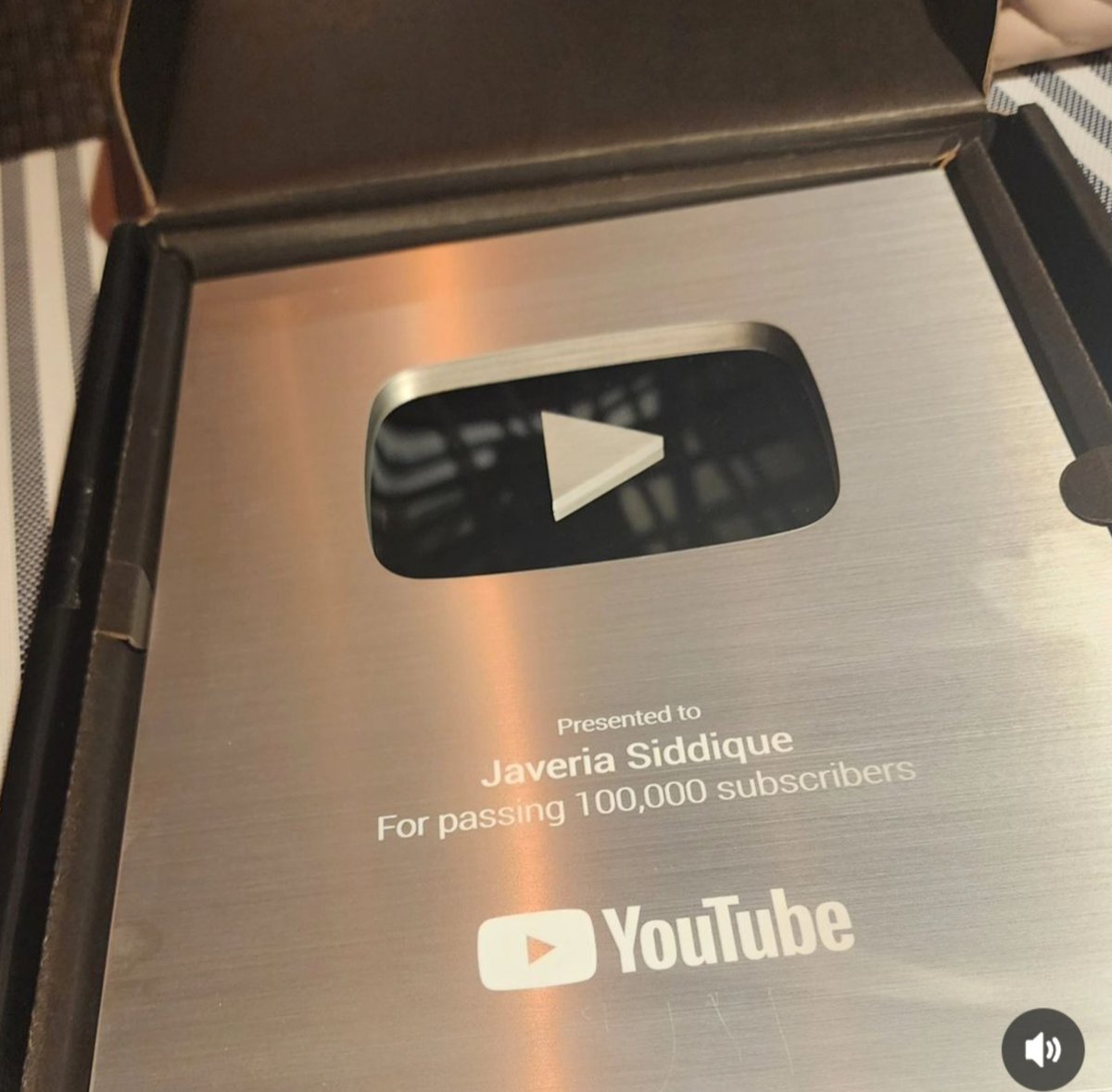 ArschedShaheed's tweet photo. We are happy to announce and would like to congratulate Mrs Javeria Arshad Sharif, who has achieved the milestone of 100K Subscribers on YouTube Channel.
Many, many Congrats Bhabhi for this wonderful victory 👏🏻😍
@javerias @JaanbazHaseeb #JaveriaArshadSharif #100KSubscribers✅️ https://t.co/3MUX6TKLpW