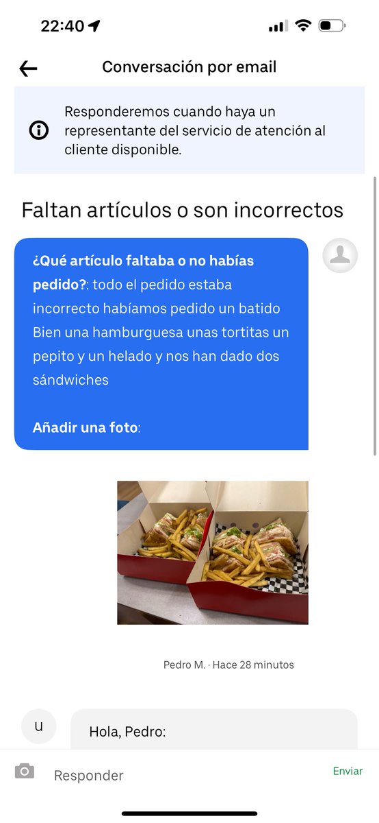 VikFaded's tweet photo. @Uber_ES @ubereats_es que servicio es este? Pedimos una hamburguesa, unas tortitas, un batido, un pepito y un helado y nos traéis dos sándwiches. El repartidor se hace el longuis diciéndome que iba a volver luego. Hablo con soporte y un chatbot dice que no me van a devolver nada https://t.co/Ori2x8Ak18