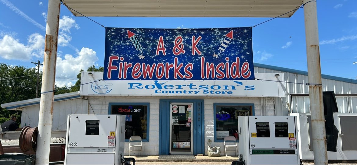 BrandonJacks73's tweet photo. It's almost America's birthday again... that means @AsaCale_8 and Kendall have their fireworks selection available to purchase.  Get on out to Robertson's Country Store just east of @Madill_Wildcats town. Maybe you can even get an autograph! https://t.co/1kvumjRurM