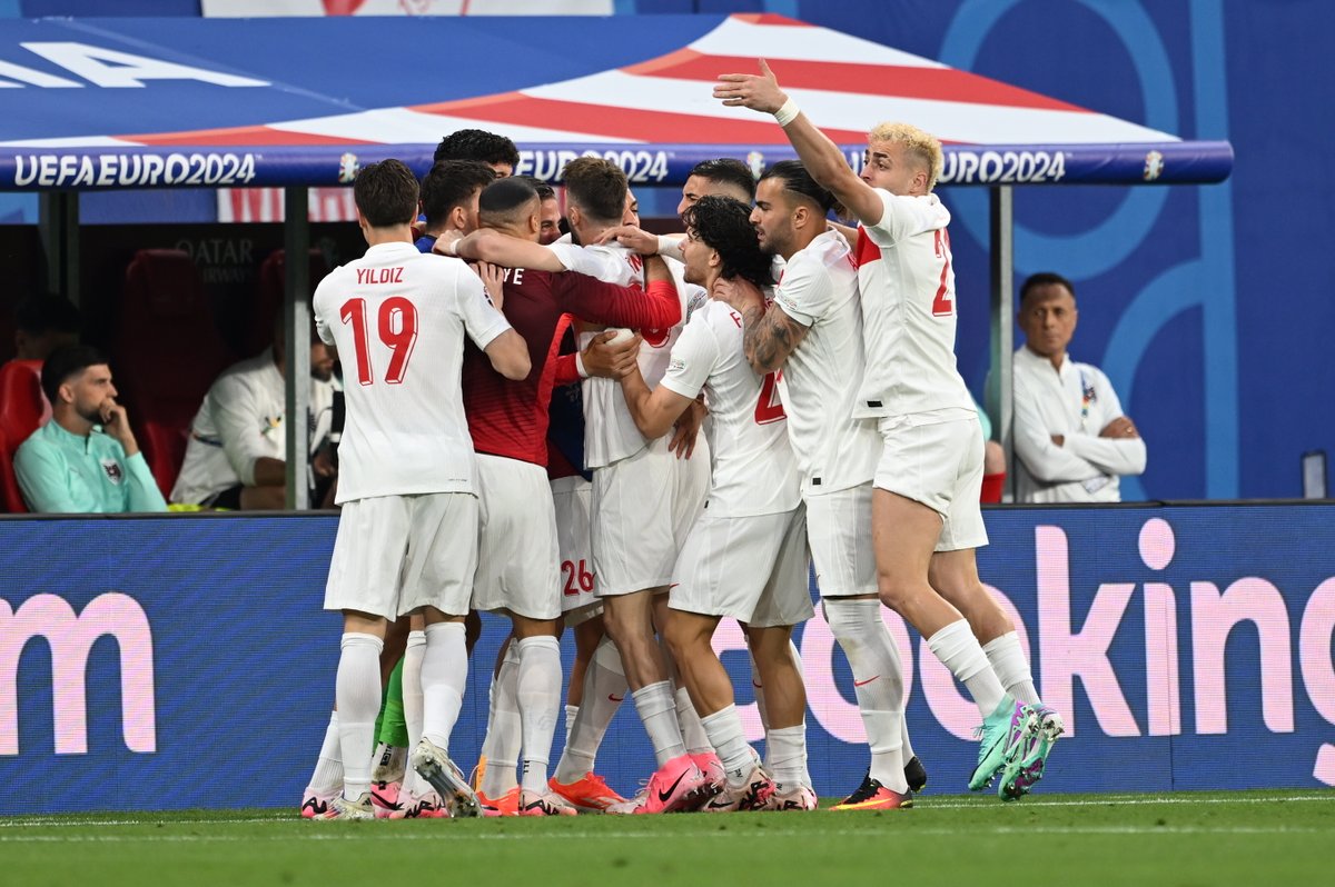 🇹🇷 ÇEYREK FİNALDEYİZ! ÇEYREK FİNALDEYİZ! ÇEYREK FİNALDEYİZ! 🇹🇷

#EURO2024