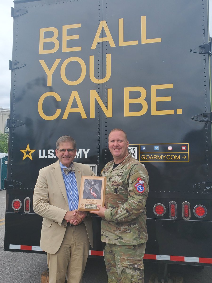 Great to see <a href="/senatorjallen/">Jason Allen</a> at the Cherryfest. Representing @CASA_Army and being recognized by our BN Commander LTC McCart for his efforts in Traverse City and Northern Michigan!! <a href="/usarec/">U.S. Army Recruiting</a> <a href="/USAREC_CG/">MG Johnny Davis</a> <a href="/SecArmy/">Secretary of the Army</a> @ArmyChiefStaff