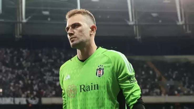 moodxma's tweet photo. MERRTTT BENİ GENİSLET MERTTT SU ADAMA DİREKT KUPAYİ VERİN #BizimCocuklar #turkey #gol #mert https://t.co/AeI4Qs9Xdt