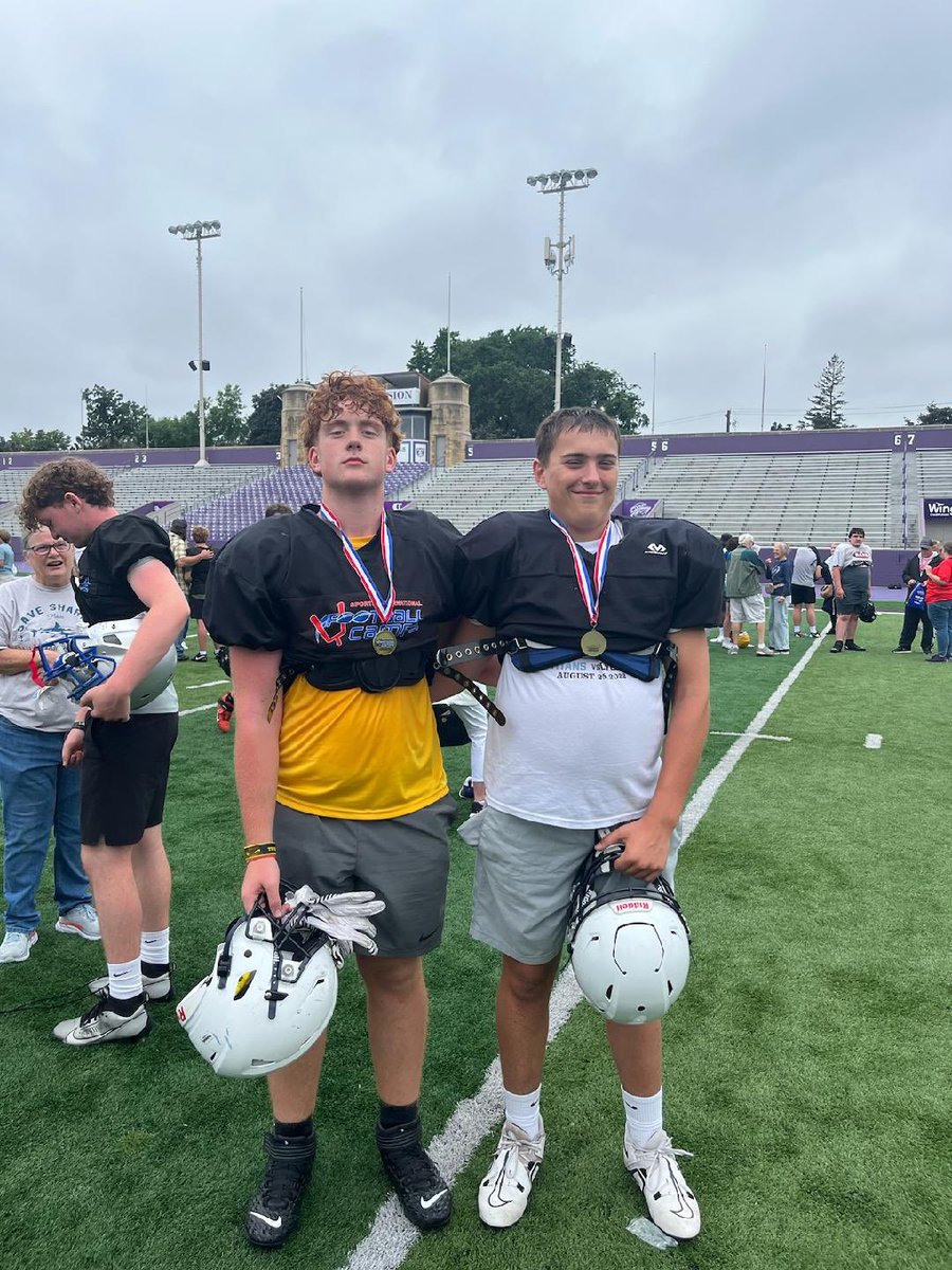 LC Football (@lc_ftbll) on Twitter photo Just got word that a couple studs in the 2028 class dominated <a href="/sifootballcamps/">SI Football Camps</a> and walked away with the Gridiron Elite O-line award. Just got word that a couple studs in the 2028 class dominated <a href="/sifootballcamps/">SI Football Camps</a> and walked away with the Gridiron Elite O-line award.