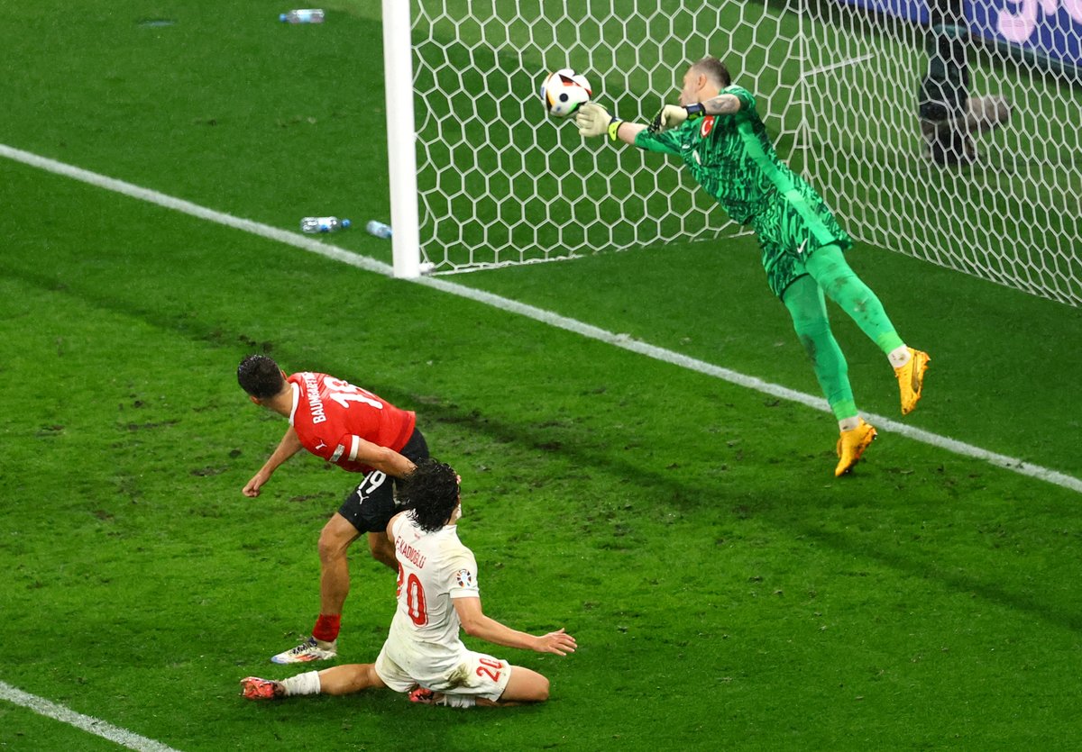 Her yere asılması gereken o fotoğraf.

Teşekkürler Mert!