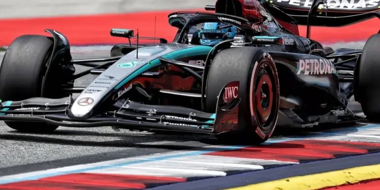 AutoExpres26731's tweet photo. راسل يعيد مرسيدس 🇩🇪من بعيد ويفوز بسباق النمسا🇦🇹 للفورمولا-1 🏁🏎️ بعد معركة طاحنة وتصادم بين ف��رستابن ونوريس 💥
تفاصيل السباق وترتيب السائقين من هنا 👈 https://t.co/rYG1mFJo7P
#مرسيدس #فورمولا1 #سباق #سباقات #سباق_النمسا #فيرستابن
#F1 #mercedesbenz #AustrianGP
#auto_express_eg https://t.co/kXxpd6JrOC