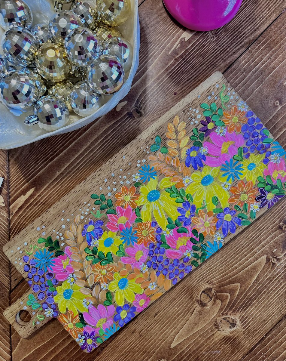 Hand painted Wildflower charcuterie board 🌼💗🌸