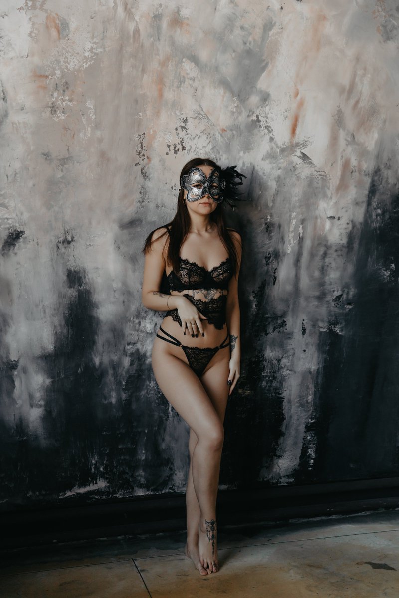 Do you want to play with hot and mysterious girl?
linktr.ee/annetdevil
Find me honey!!!!! I love play with girls and guys)))