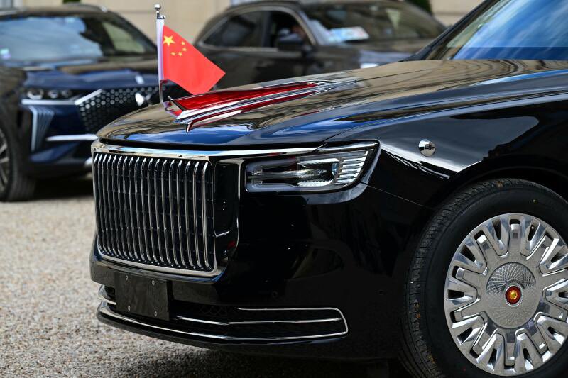 🇫🇷🇨🇳 Le 8 mai, la brigade anticriminalité du 18e arrondissement de Paris a interrompu une opération visant, à son domicile, une Kazakhe d’origine ouïgoure, Gulbahar Jalilova, arrivée en France en octobre 2020, après avoir séjourné dans un camp de concentration chinois du