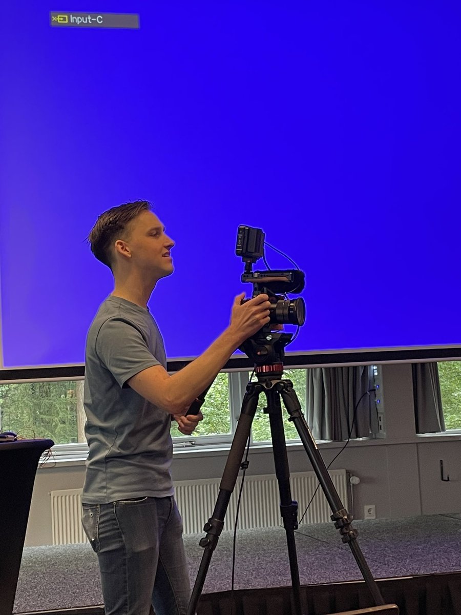 Coby Franken (inactief) (@cobyfranken) on Twitter photo Vandaag op onze hei-wij-dag als <a href="/SBI_Formaat/">SBI Formaat</a> werden we aan het werk gezet door onze eigen collega’s! Maak een filmpje van een pitch over ons werk. Superleuk! Dank Annebeth en Emiel. Vandaag op onze hei-wij-dag als <a href="/SBI_Formaat/">SBI Formaat</a> werden we aan het werk gezet door onze eigen collega’s! Maak een filmpje van een pitch over ons werk. Superleuk! Dank Annebeth en Emiel.