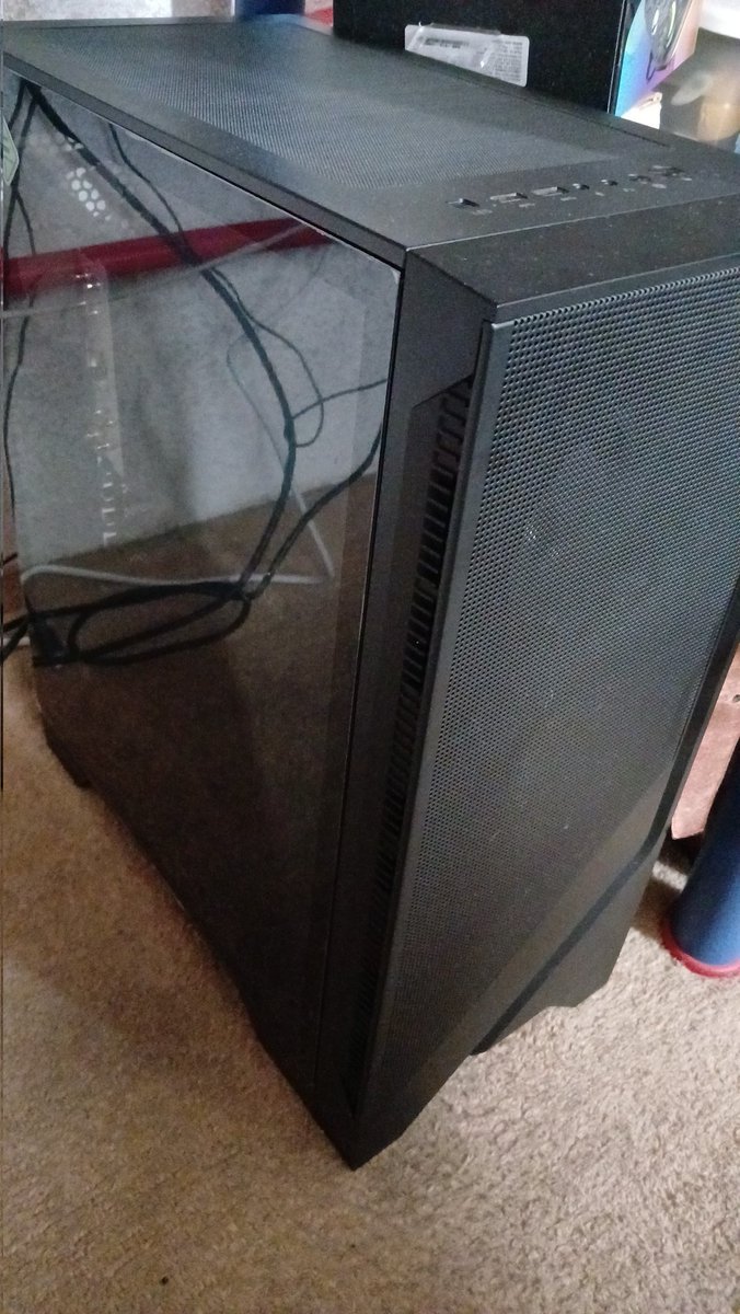 Después de tres años de sudor y esfuerzo por fin pude conseguir mi primer PC esto significa mucho para mi y pues una vez que tenga todo liso pues podre volver a mis andadas de streams y próximamente YouTube.
Gracias <a href="/BuisSSB/">Buis</a> por ayudarme a armarla.