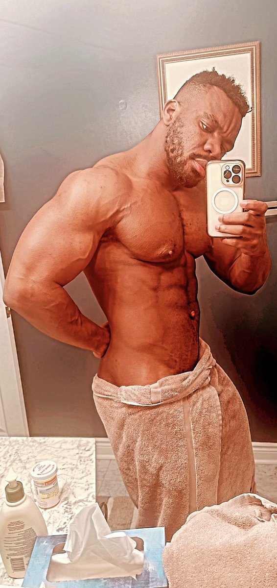 Same pose but in a towel 🤦🏿‍♂️