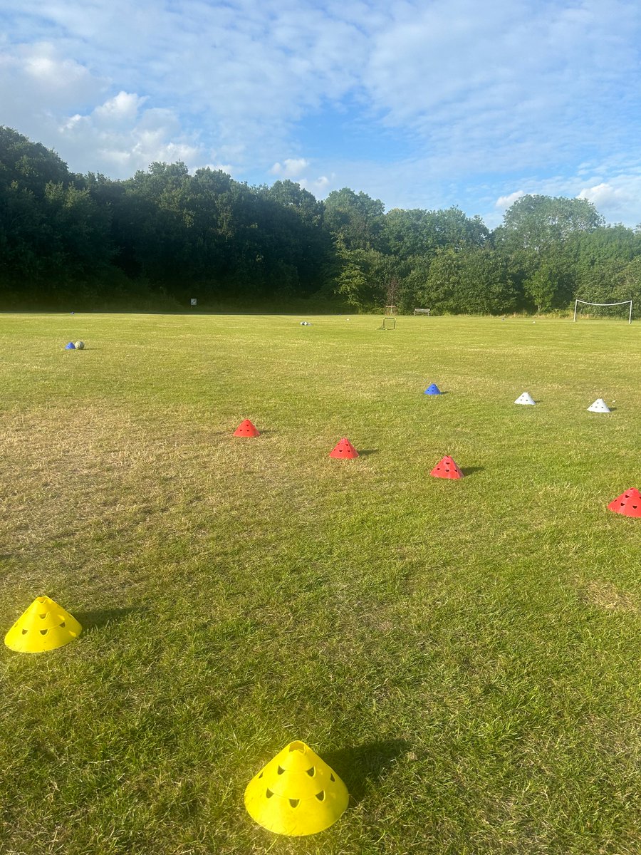 FCB_Saturday's tweet photo. Perfect weather for pre season training.

#preseason #journey #teamFCB https://t.co/ltyBDa1j97