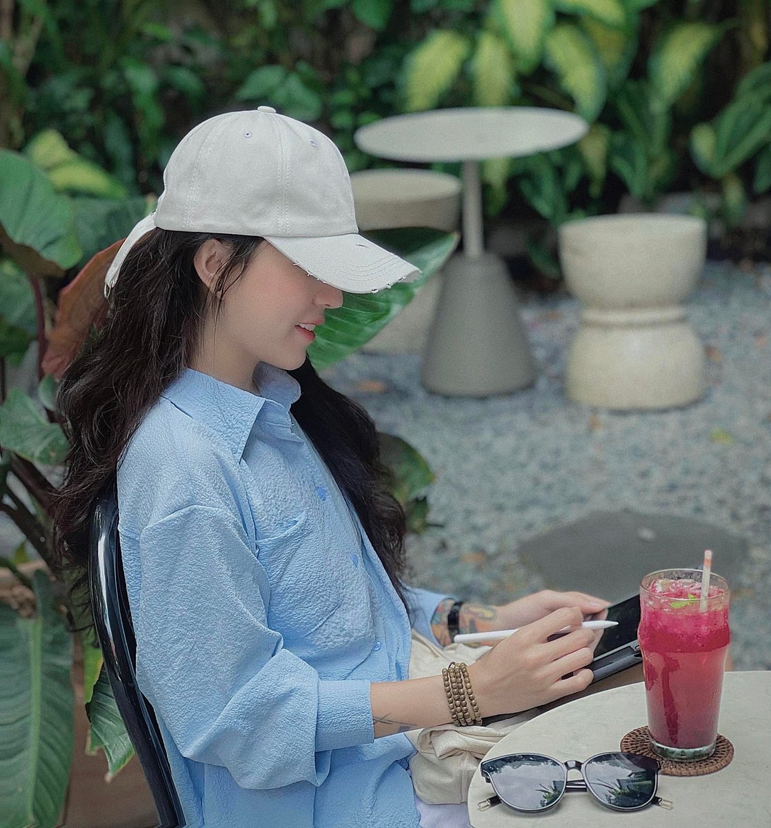 thaolinhbds's tweet photo. Làm tóc xong đi sóc lọ bú cu cho sếp , để m10 còn nhận lương sớm nè �� https://t.co/xn4R8mPuzj