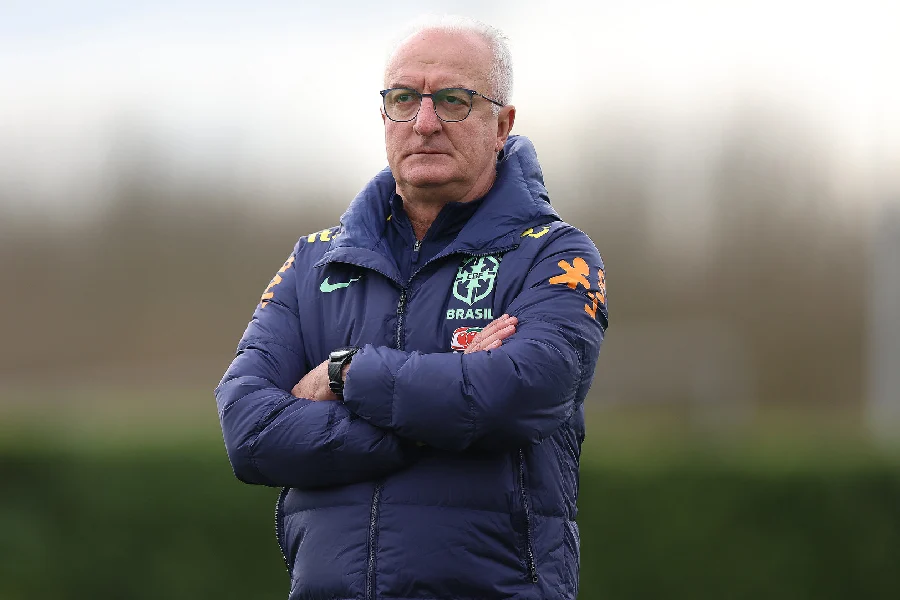 andrepseudo's tweet photo. Espero que não pareça papo de "viúva de Tite" mas tá claro o quanto a gente ficou mal acostumado com a Seleção Brasileira dele. Éramos praticamente imbatíveis, sistema defensivo excelente. Enfim, espero que o Dorival consiga acertar isso com o tempo. https://t.co/Tfv66bnq0N