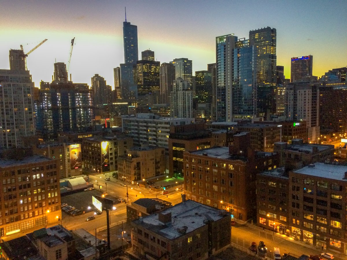 TedGrzelka's tweet image. Goodnight from Chicago  #iphone13pro