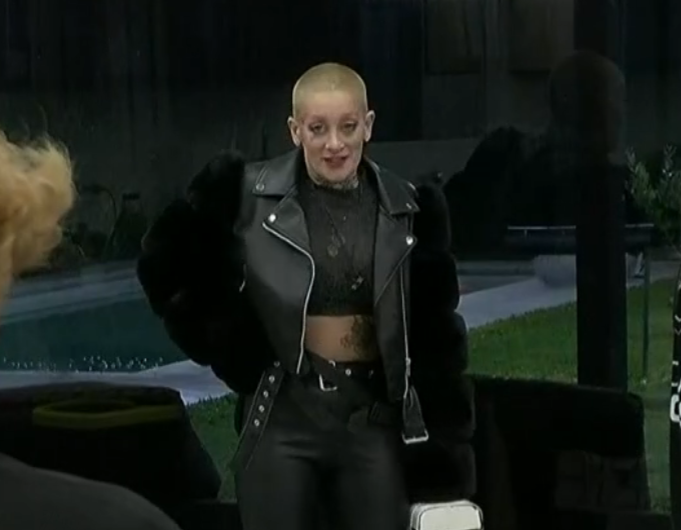 myauraisshining's tweet photo. Literalmente FURIA ES GH. El contenido y lo graciosa que es, con 5 minutos ya marca puesta en escena, marca presencia, simplemente UNICA la reina.

#GranHermano Emmanuel al 9009
https://t.co/uoPa8b4qTs