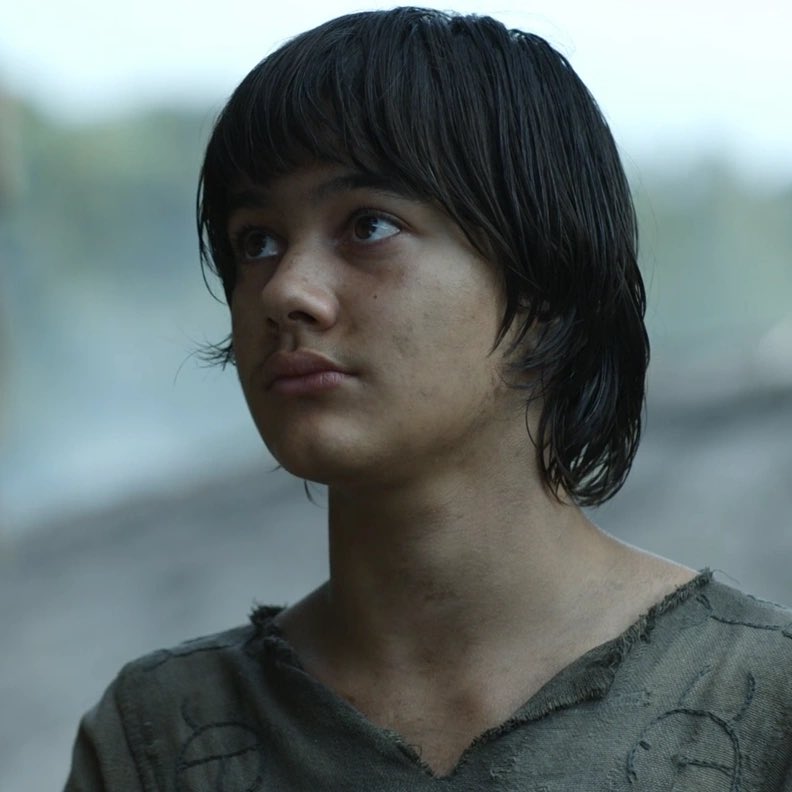 johnbrito93's tweet image. Torcendo muito para o Trol-das-Colinas Damrod dar uma marretada bem dada no garoto Theo nessa segunda temporada de #AnéisdePoder

Por favor não gastem muito tempo de tela com esse personagem, só peço isso, namoralzinha rsrs