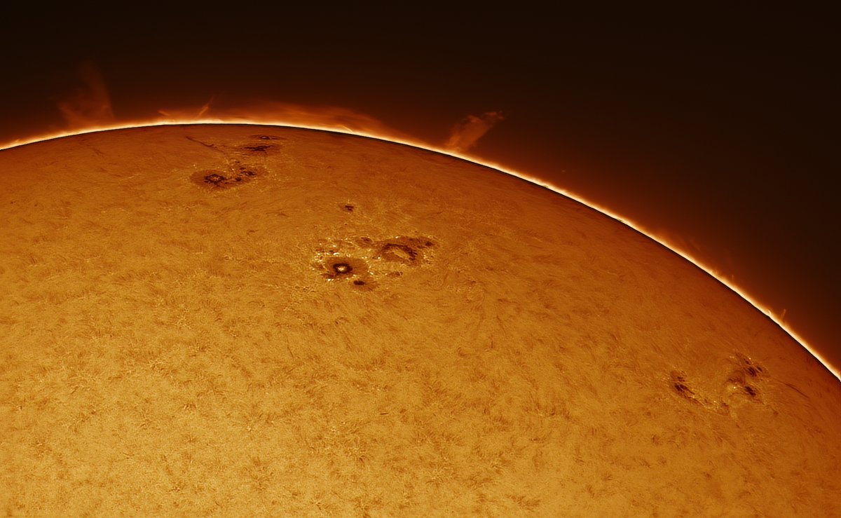 Solar Surface and Proms from 6-22-24
So I'm finally caught up as this is the last of my 'old' images.
Higher Quality:
astrobin.com/h6hry5/B/?nc=c…