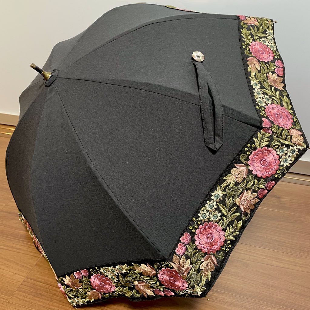 日傘 手縫い刺繍（日傘クリーニング 線状の焼け取り 染め直し 