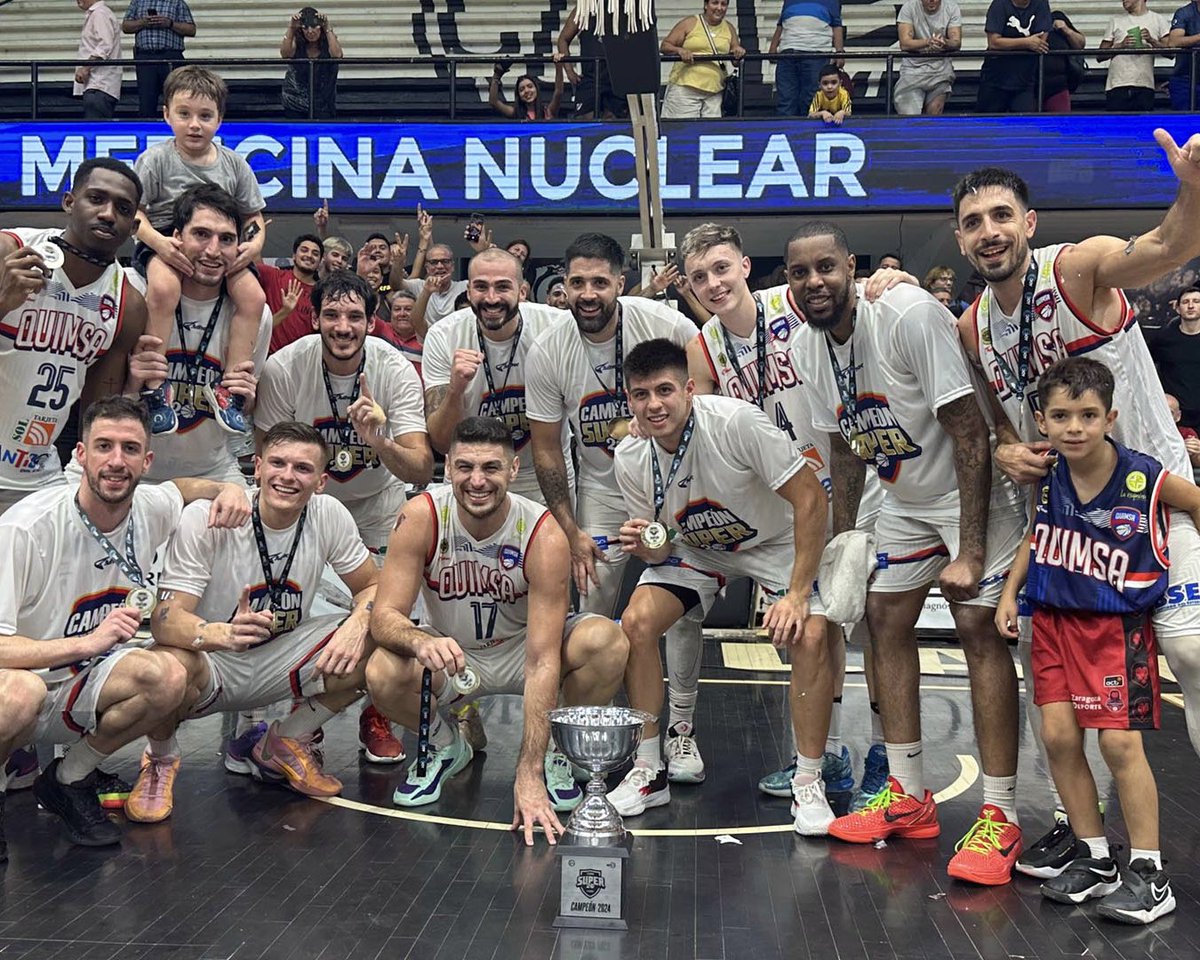 AAQuimsa's tweet photo. ¡Gran temporada, un año inolvidable para nuestro club! ❤️💙🤍 https://t.co/aKdfSUlsvI
