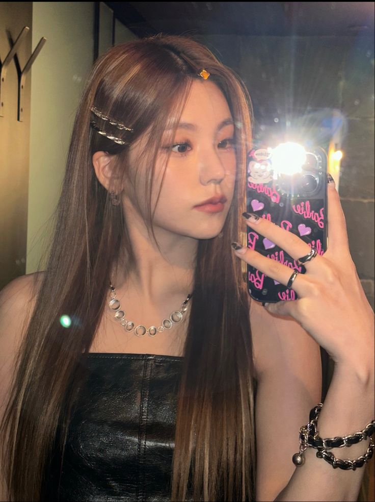 whvimsy's tweet image. yaudah ulaaang! good morning pacarku! @valeraineu