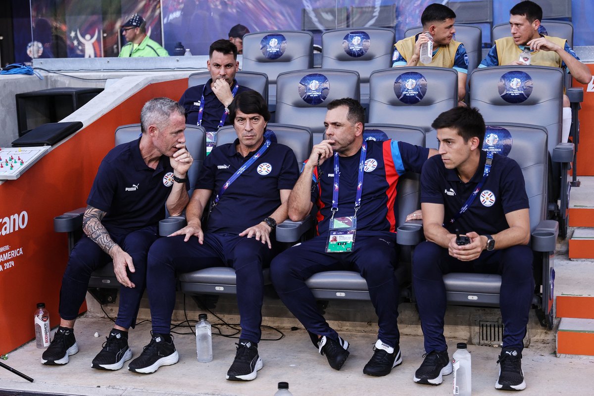 LA PEOR PARTICIPACIÓN DE LA HISTORIA

Por PRIMERA VEZ, Paraguay perdió TODOS sus partidos en una fase de grupos de la Copa América.

¿Con qué palabra describís el trabajo de DANIEL GARNERO y su cuerpo técnico en la Albirroja?

📸AFP.

#CopaAmérica2024