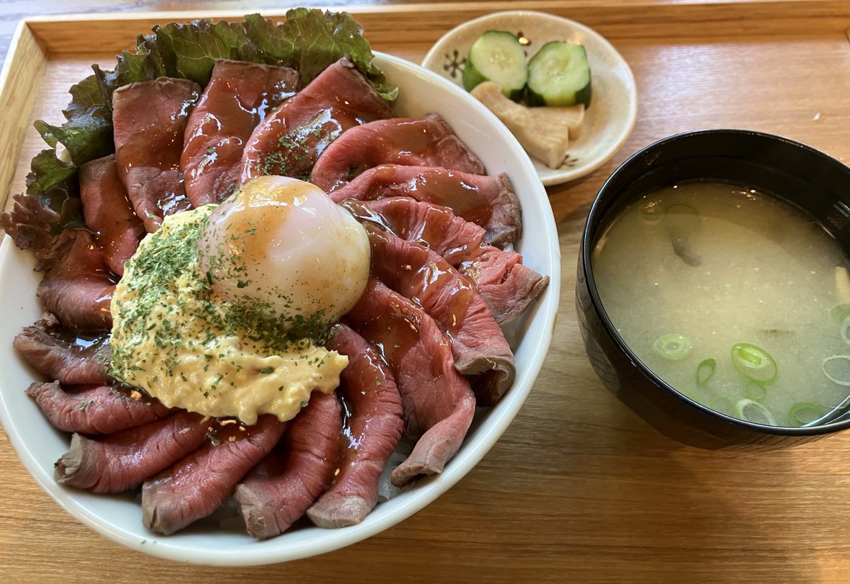 iron_monster7's tweet image. ランチプー🍖
ツーリングできた🏍️ローストビーフ丼🥩

#ランチ　#ローストビーフ丼　#ぽんぽこ
#フォロバ100 #相互フォロー