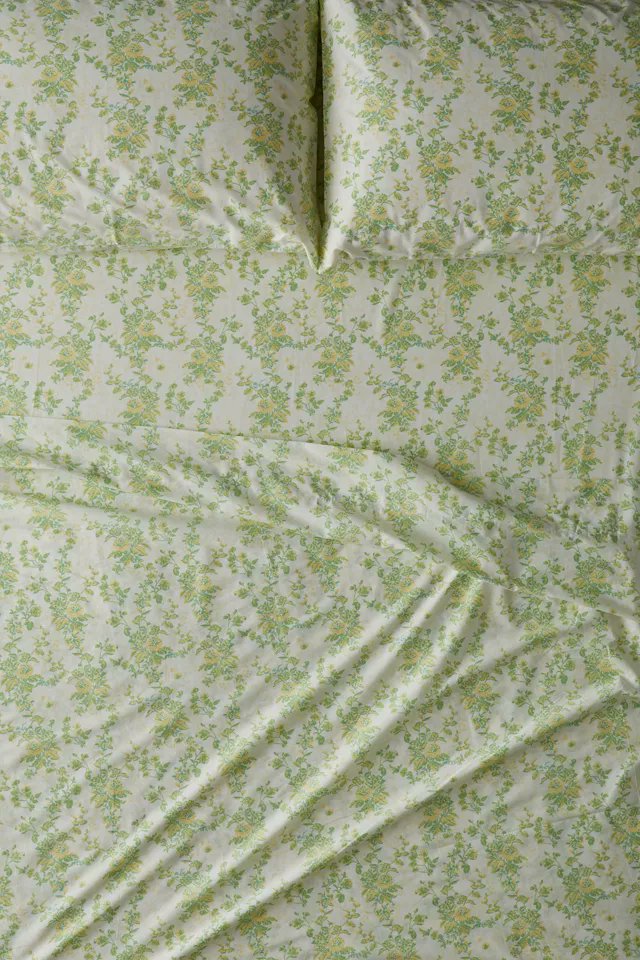 BluAnemoon's tweet photo. I just received Vivian Toile Floral Sheet Set from Anonymous via Throne. Thank you! https://t.co/aq9dQ3fMHC #Wishlist #Throne https://t.co/XVSlXZqbOh