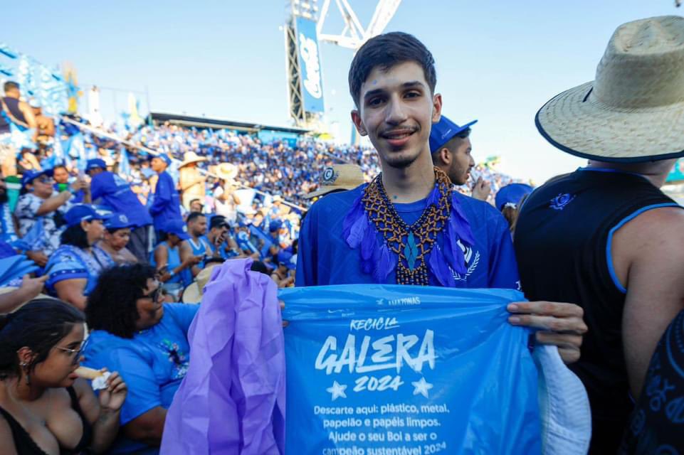 boicaprichoso's tweet photo. O Boi Caprichoso consagrou-se, pelo terceiro ano consecutivo, o Campeão Sustentável do Festival de Parintins 2024. A galera azul e branca superou sua própria média do ano anterior, destinando impressionantes 1.370,1 kg de resíduos recicláveis. https://t.co/c2s6CdFlCv