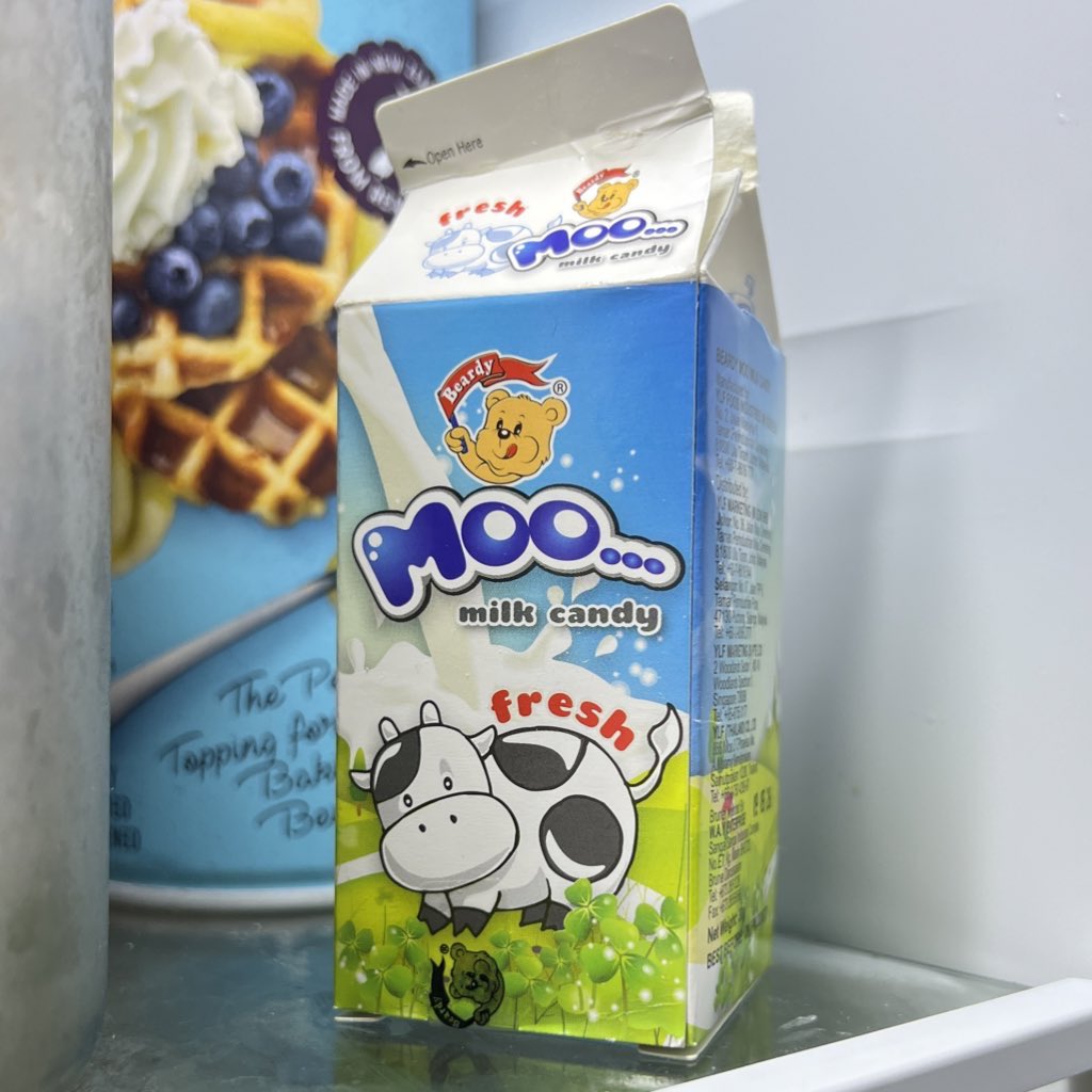 armastura's tweet photo. @BasarudinBaizu1 @meinmokhtar Hahahah takkk. Yang ni ha. Sesuailah dengan dia yang manja sebab nak kena provide. Bolehlah gula2 ni jadi pengganti susu botol. 😆 https://t.co/C2m4VBCNpK