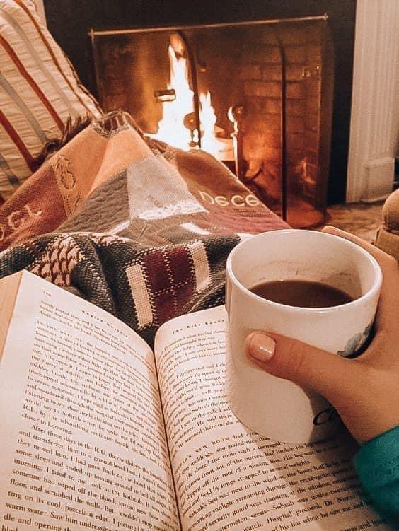 thespookygirll's tweet photo. a vibe 🖤🕯️🍂🌧️🎃 https://t.co/eu4DTiHp5J