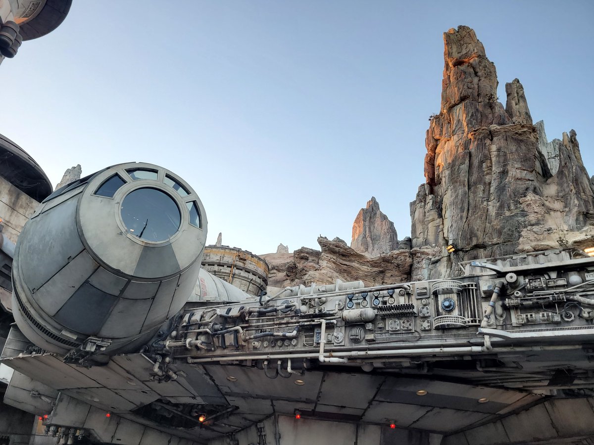 FairyoftheDead's tweet image. #swge #Disneyland