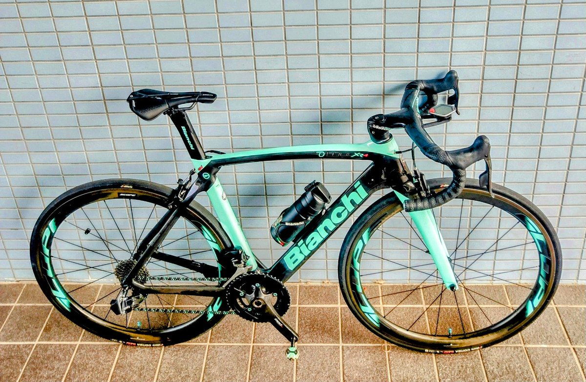 hisato73's tweet photo. 本日 7/3 は弐号機の #七五三
この3年間楽しかった〜これからも楽しんで行こう!!
ちなみに当時 税抜価格で #oltrexr4 フレーム代が41万円、#tavolozza(カラーチャージ)が4.2万円でコンポ(SRAM)が29万円
今のNEWモデルの完成車の価格と比較するとお手頃価格に感じる
#Bianchi #ビアンキ https://t.co/JTM7InzYFP