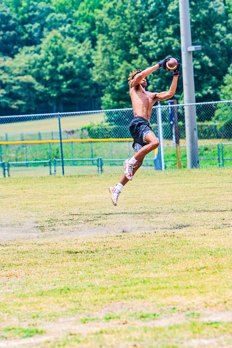 JulioCarrecter's tweet photo. ALL WORK NO SLEEP ๐คท๐พโโ๏ธ #4DaCity
@EJHollandOn3 @Coach__Seiler @dlryland @dhglover @drebly_32 @CoachJMSanders @Greg_Mcghee2 @Kmatt_Scout @CoachRuff_ @OhioStateFB @CoachDBaker81 @reggiehoward @JMUFootball @CoachRenoYale @Tony_TDUB @CoachMLondonjr https://t.co/KvpeVCGZhJ