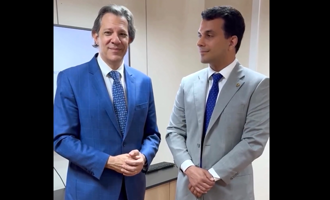 BNLData (@bnldata) on Twitter photo Ministro da Fazenda recebe relator do PL 2234/22 e manifesta apoio a proposta. <a href="/fernandohaddad/">Fernando Haddad 1️⃣3️⃣ (Perfil de Apoio)</a> esteve reunido com o <a href="/irajasenador/">Irajá</a> ,relator do PL que legaliza cassinos, bingo, jogo do bicho e jogos online e recebeu apoio do Ministro da Fazenda;veja o vídeo
bnldata.com.br/ministro-da-fa… Ministro da Fazenda recebe relator do PL 2234/22 e manifesta apoio a proposta. <a href="/fernandohaddad/">Fernando Haddad 1️⃣3️⃣ (Perfil de Apoio)</a> esteve reunido com o <a href="/irajasenador/">Irajá</a> ,relator do PL que legaliza cassinos, bingo, jogo do bicho e jogos online e recebeu apoio do Ministro da Fazenda;veja o vídeo
bnldata.com.br/ministro-da-fa…