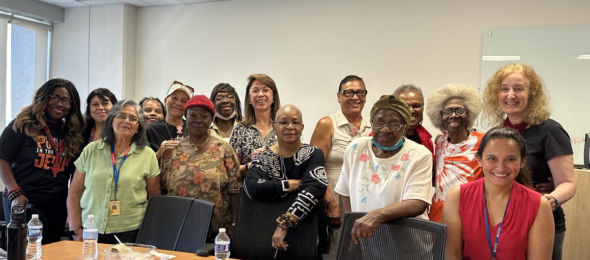 soledadsosa80's tweet photo. We had an amazing meeting between the incredible breast cancer patient advocate @debsetu , the @BOLD_Program buddies, DEI and scientists like @CarolinaRodTi where we discussed future activities to engage with the Bronx patient community. @EinsteinMed. thanks Debbie! https://t.co/Mwfaz8ezf9