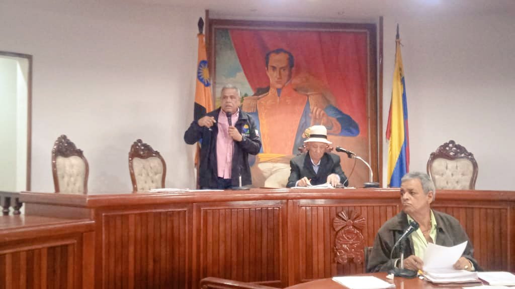 VillanuevaUNT's tweet photo. Desde el Consejo Legislativo de Cojedes, seguimos trabajando arduamente, hoy aprobamos créditos adicionales para la salud, la construcción, turismo y deporte. ¡Juntos construimos un futuro mejor! @CojedesUNT1 @manuelrosalesg  @partidoUNT  @clebc_ve https://t.co/ukAvF6IRh4