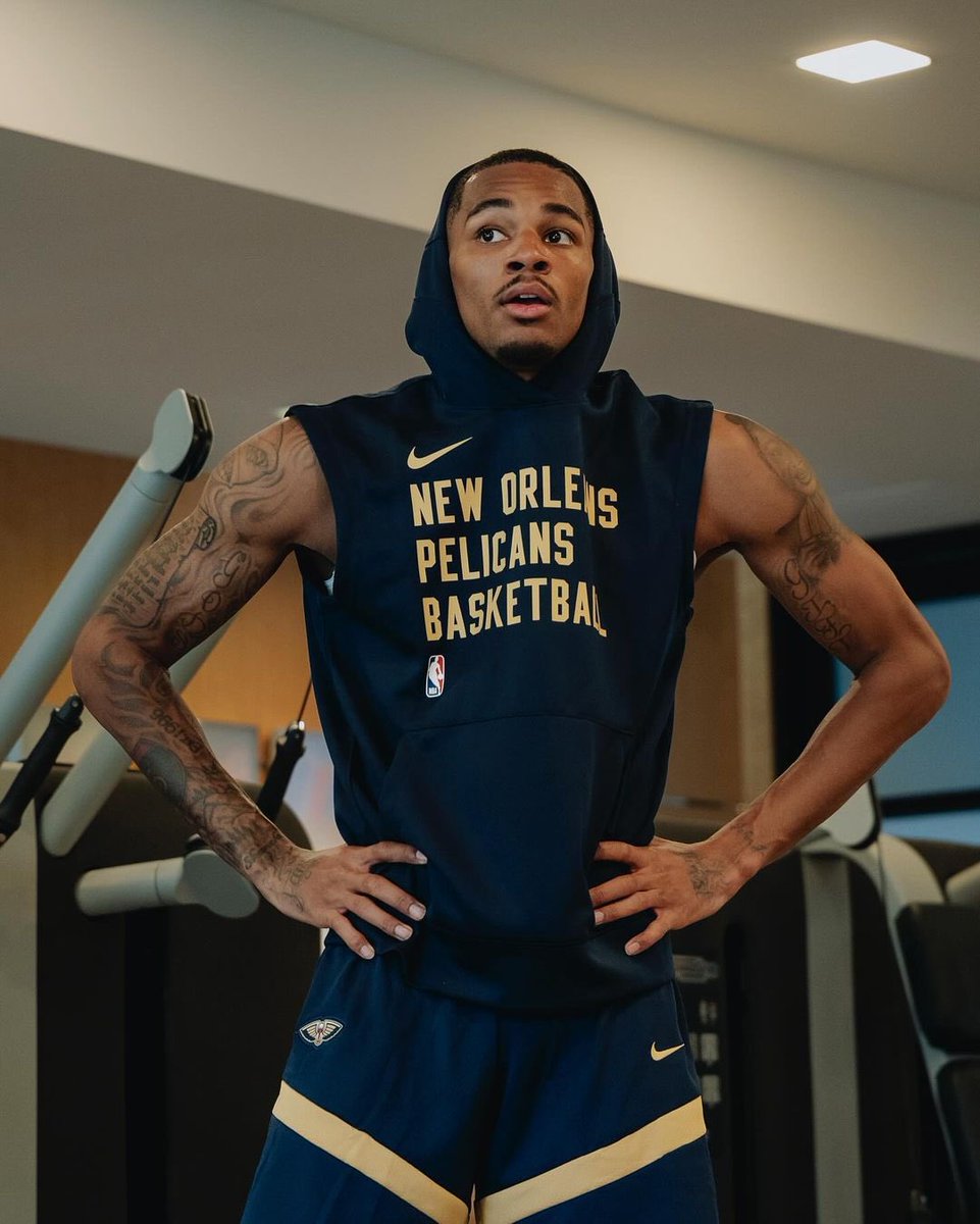 sideshowbrady's tweet image. Dejounte repping the Pelicans 🔥😈