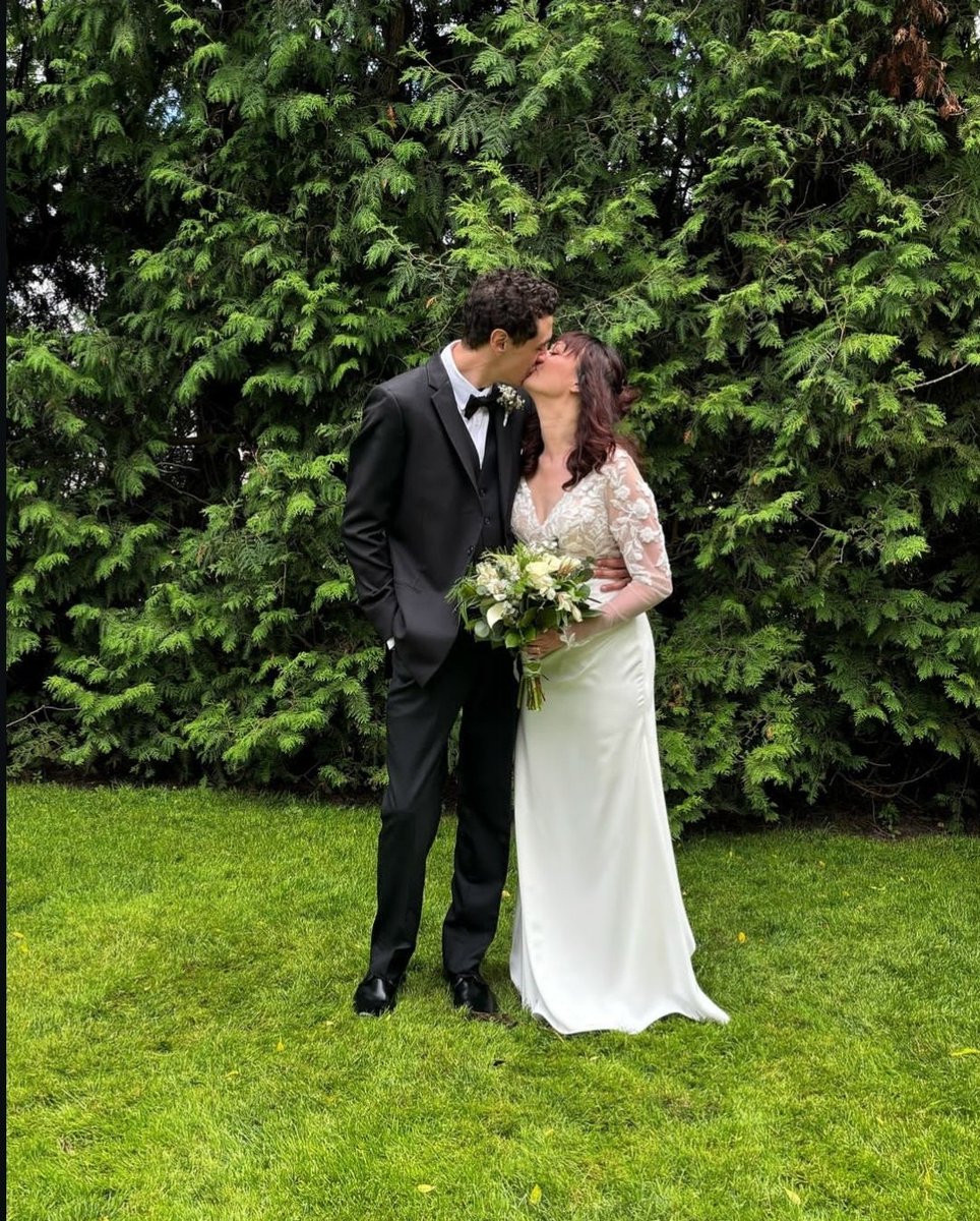 JakeTfrom93's tweet image. Husband and Wife!