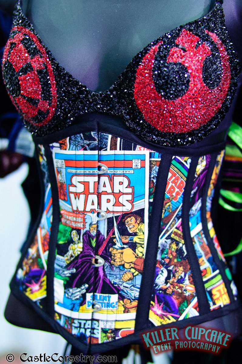 🚀👽 Celebrating World UFO Day in style with my Star Trek and Star Wars corsets! The truth is out there! 🌌✨ #WorldUFODay #StarTrek #StarWars #Cosplay #SciFi #TheTruthIsOutThere