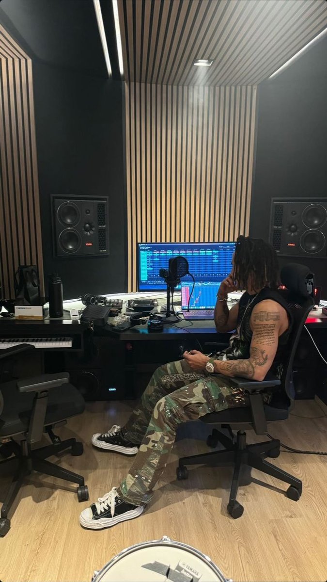 chartue_media's tweet photo. Matuê vem aparecendo bastante no Studio acho que vem álbum aí 👀 https://t.co/OrQP1GMnwb