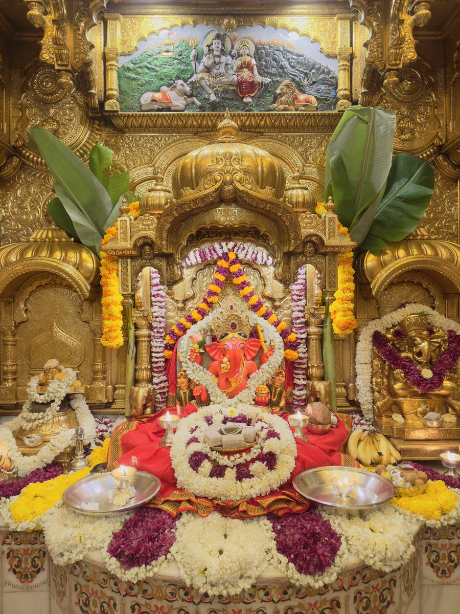 🙏 गणपती  बाप्पा मोरया 🌺मंगलमूर्ती मोरया 🙏०३/०७/२०२४
🙏Ganapati Bappa Moraya 🌺 Mangalmurti Moraya  🙏03/07/2024