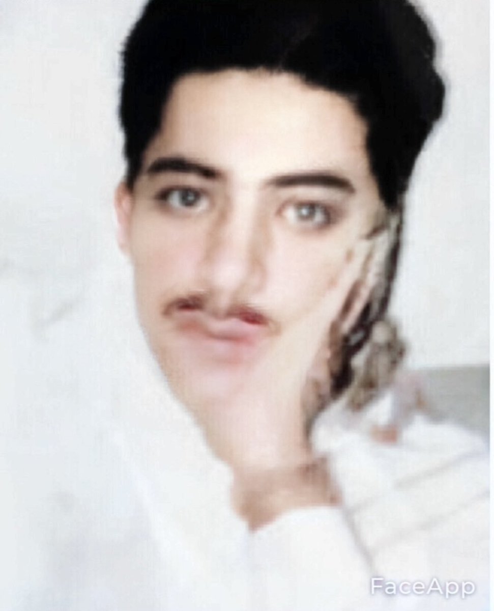 •• جلست أنا ونفسي ذات يوم أحدّثها وتحدثني
وارسم الخطط للوصول الى عالم الثراء وركوب
السيارات الفخمه، والسكن في القصور الفارهه
ومن حولي الخدم والحشم وكنت أحلم أن أكون 
مغروراً ومتكبراً ومختالاً ،،،،،،، المهم … كبرنا ولم 
يحقق الله مرادنا ، وأحلامنابقيت كما هي أحلاماً