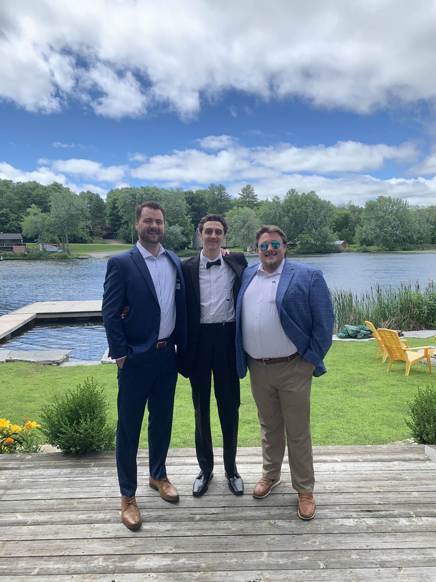 JakeTfrom93's tweet image. Smiling even though im not the tallest one in the group for once 🥲