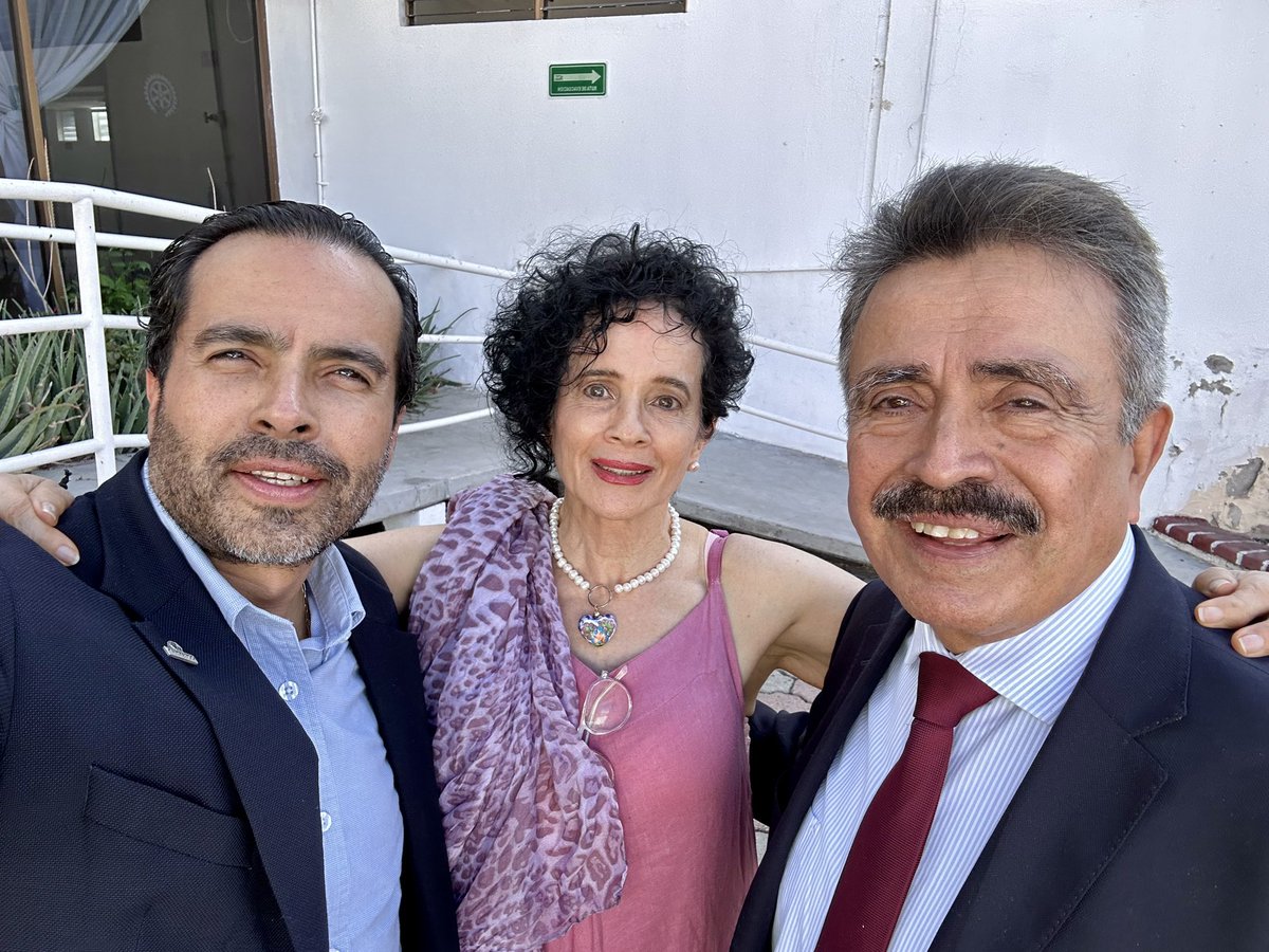 Felicidades a <a href="/jcobregons/">Jorge Carlos Obregón</a> por su toma de protesta como presidente de la nueva mesa directiva 2024-2025 al frente del <a href="/ClubRotarioLeon/">Club Rotario de León</a> Enhorabuena y mucho éxito! A seguir fortaleciendo a nuestra ciudad! #Rotario