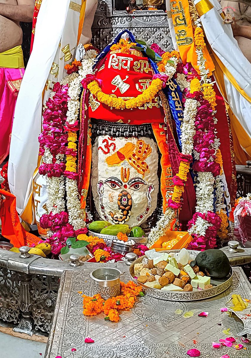 12Jyotirling's tweet photo. श्री महाकालेश्वर ज्योतिर्लिंग जी के आज के भस्म आरती श्रृंगार दिव्य दर्शन 03.07.2024 https://t.co/fPYJCTV1KQ